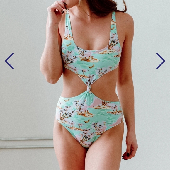 NWT OnePiece Swimming Suit 🌸 - Picture 5 of 6